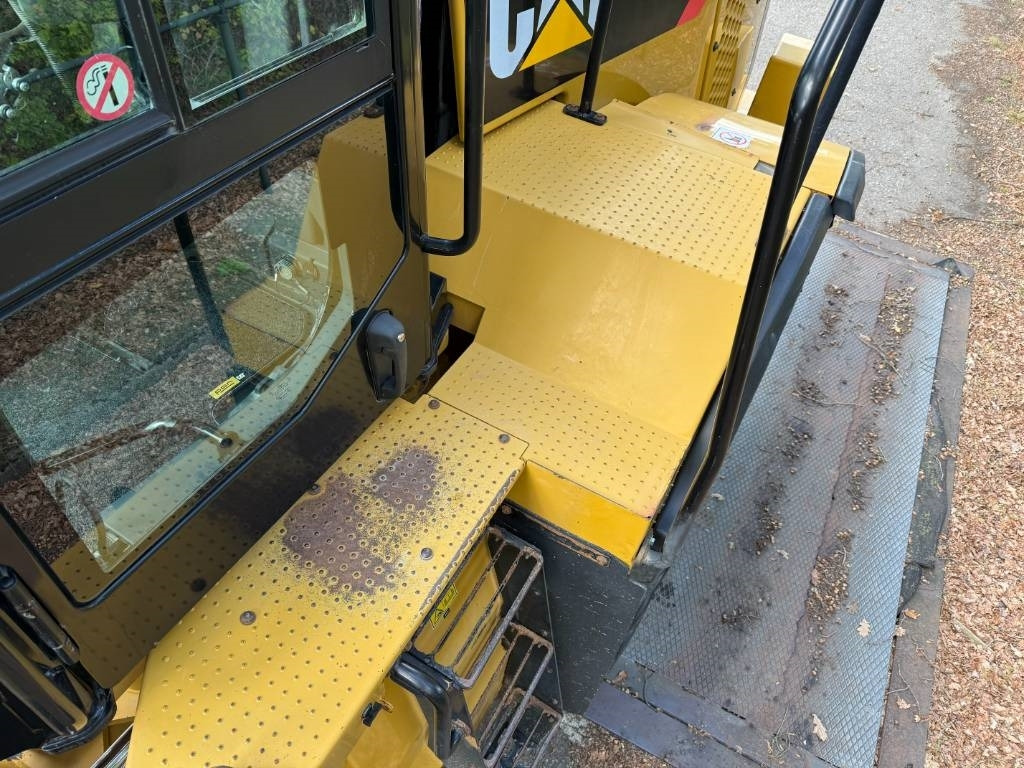 Chargeuse sur pneus CAT 972M