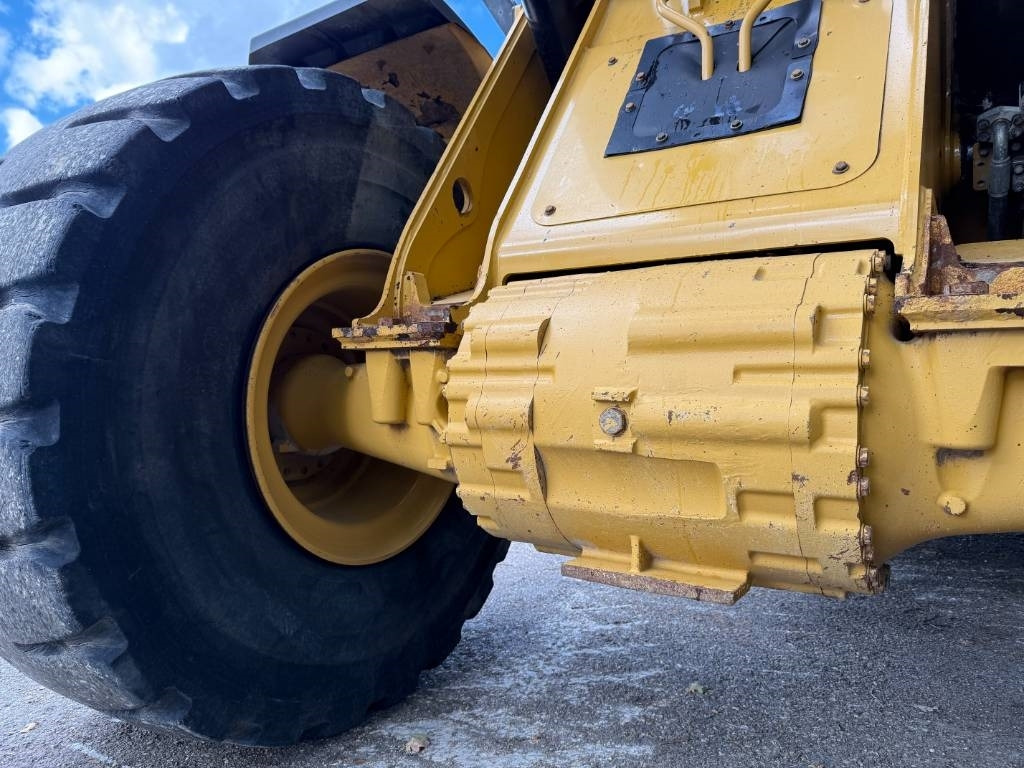 Chargeuse sur pneus CAT 972M