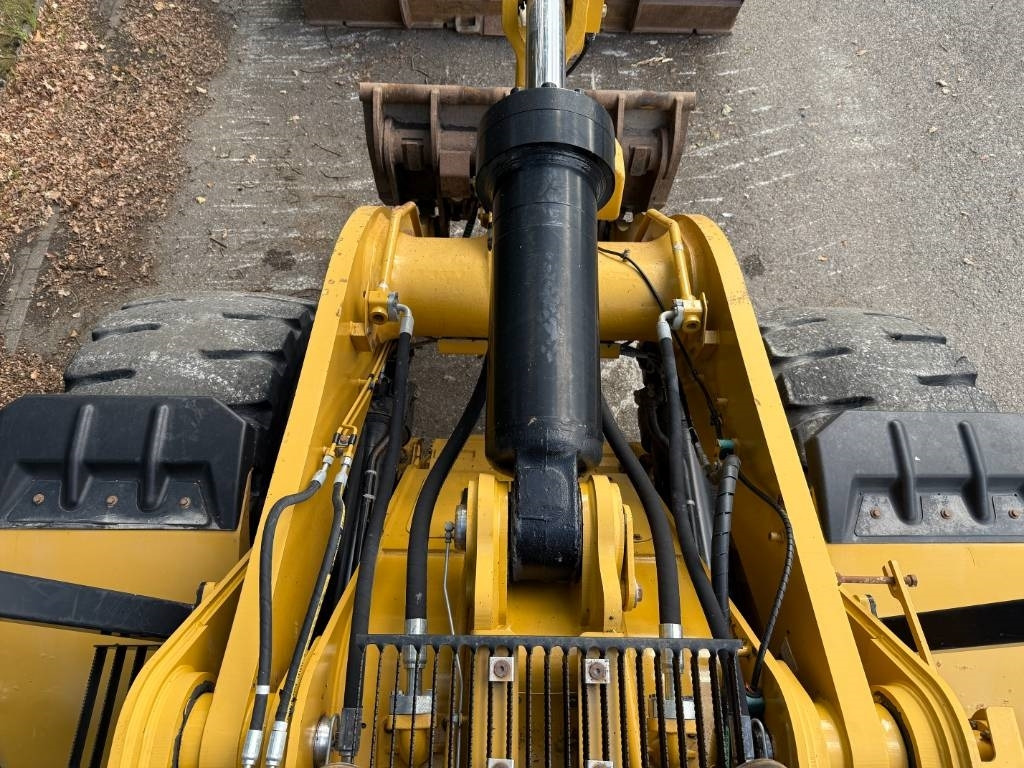 Chargeuse sur pneus CAT 972M