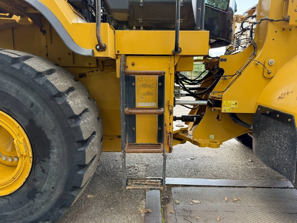 Chargeuse sur pneus CAT 972M