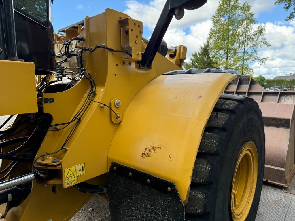 Chargeuse sur pneus CAT 972M