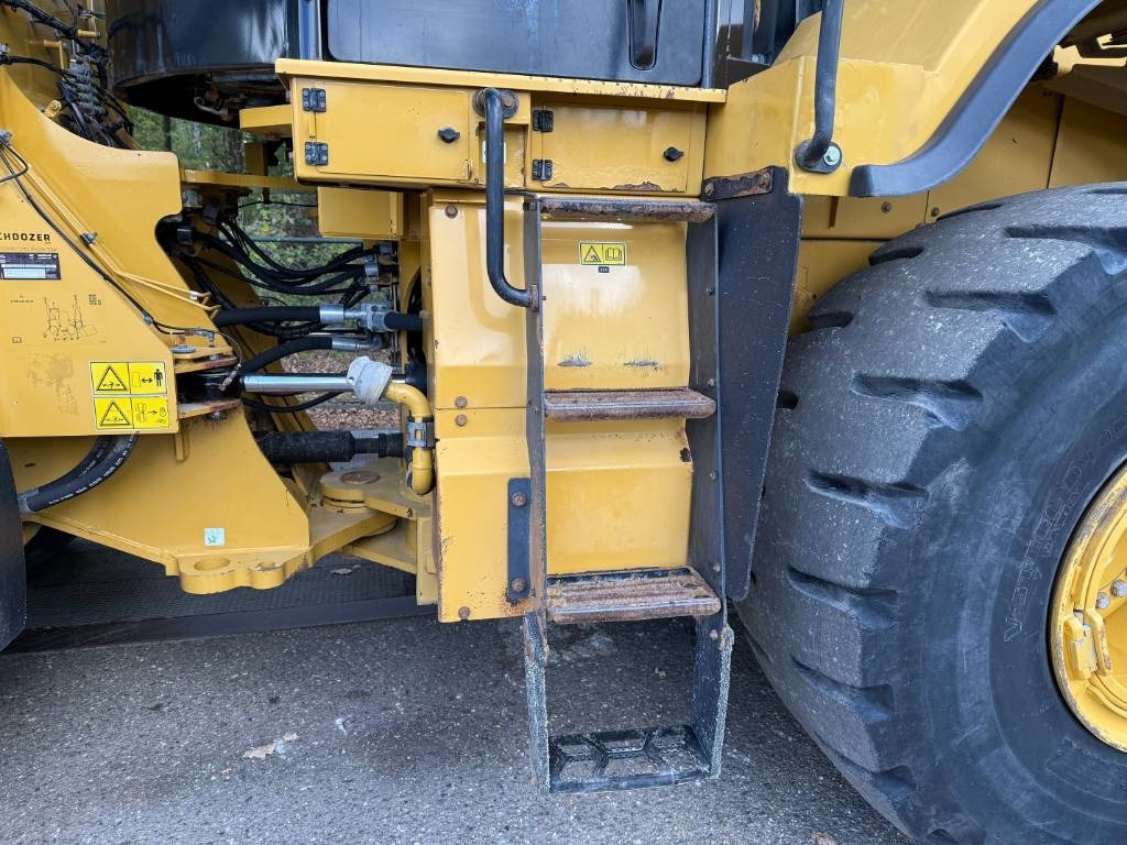 Chargeuse sur pneus CAT 972M