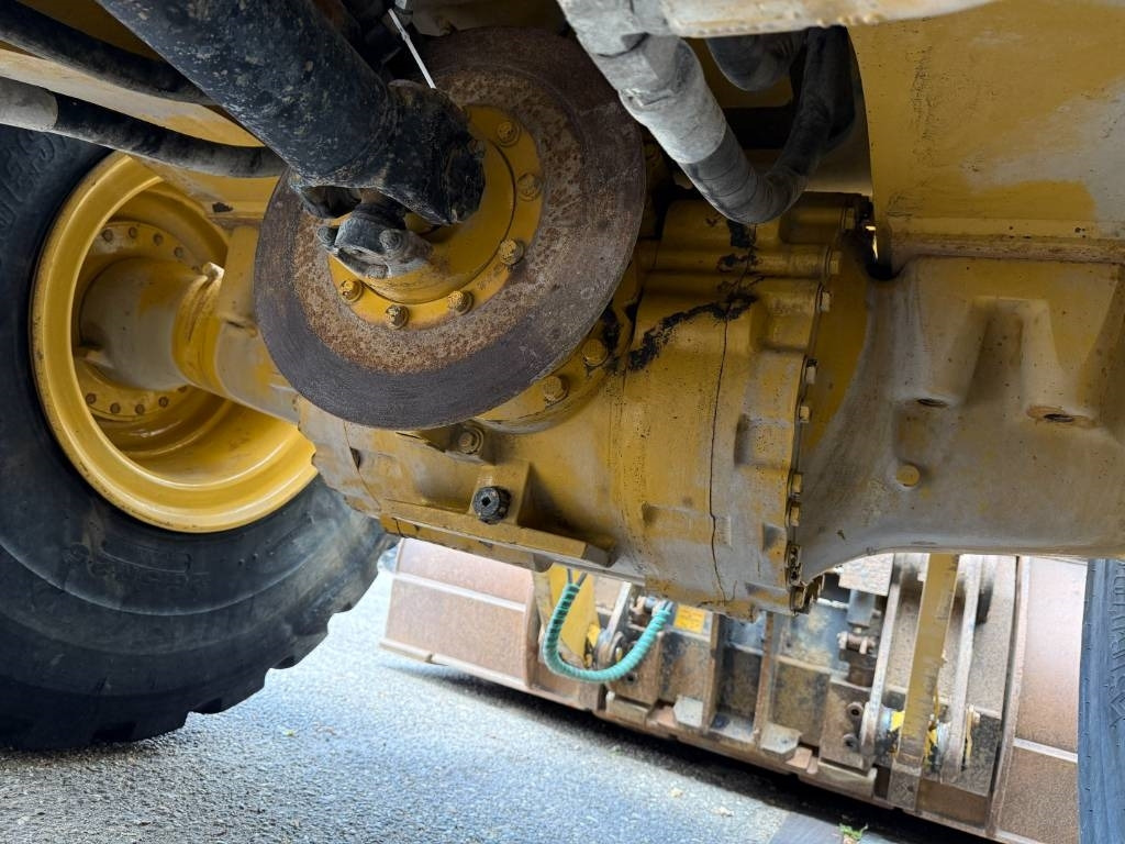 Chargeuse sur pneus CAT 972M