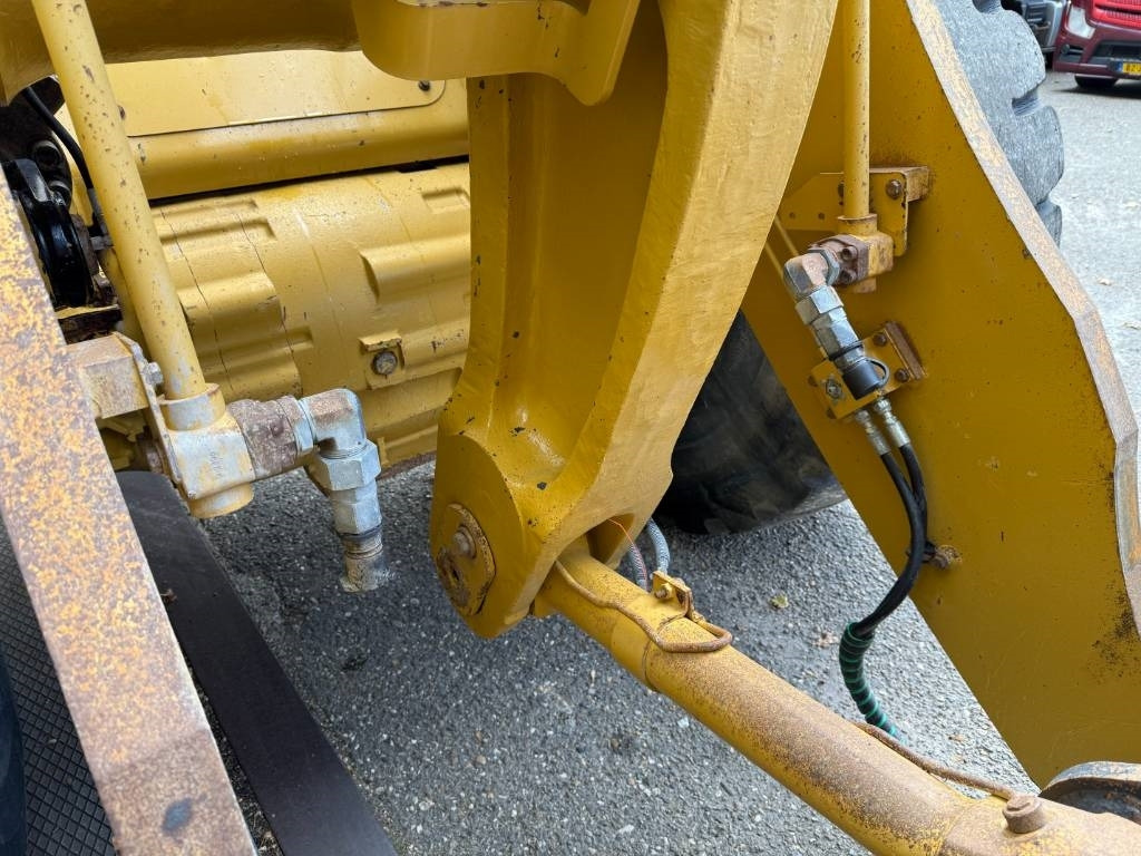 Chargeuse sur pneus CAT 972M