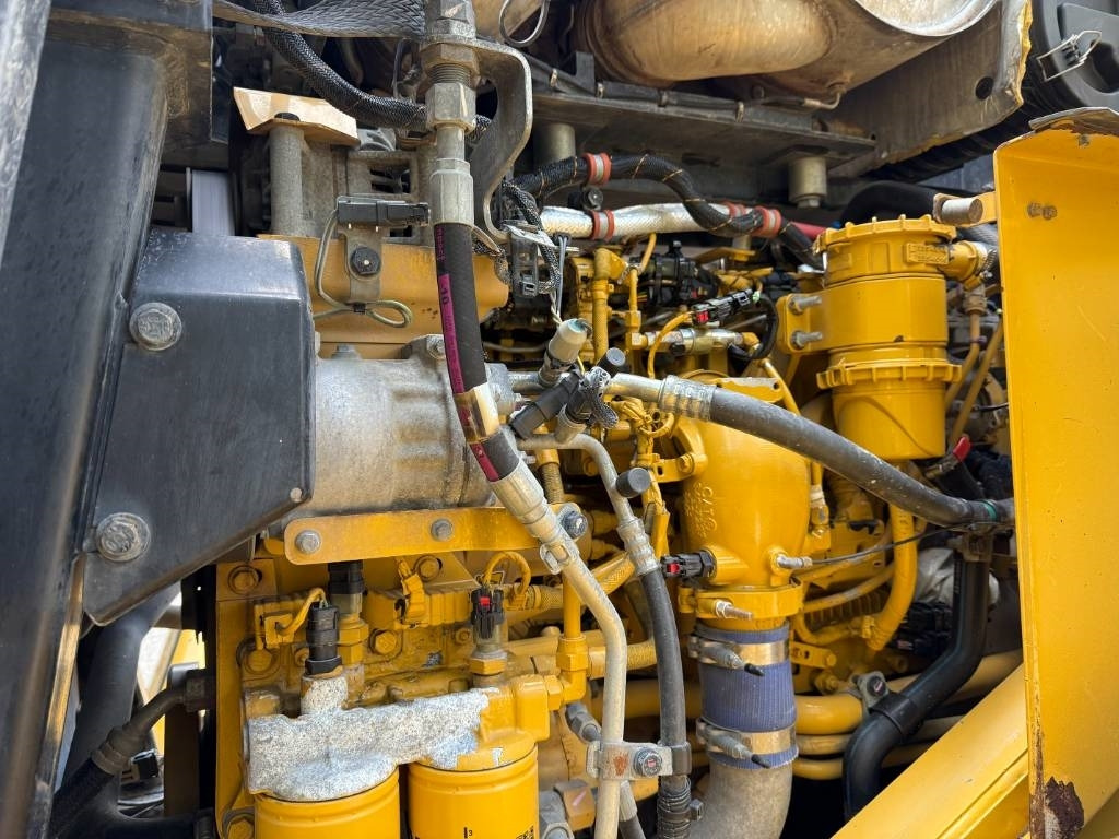 Chargeuse sur pneus CAT 972M