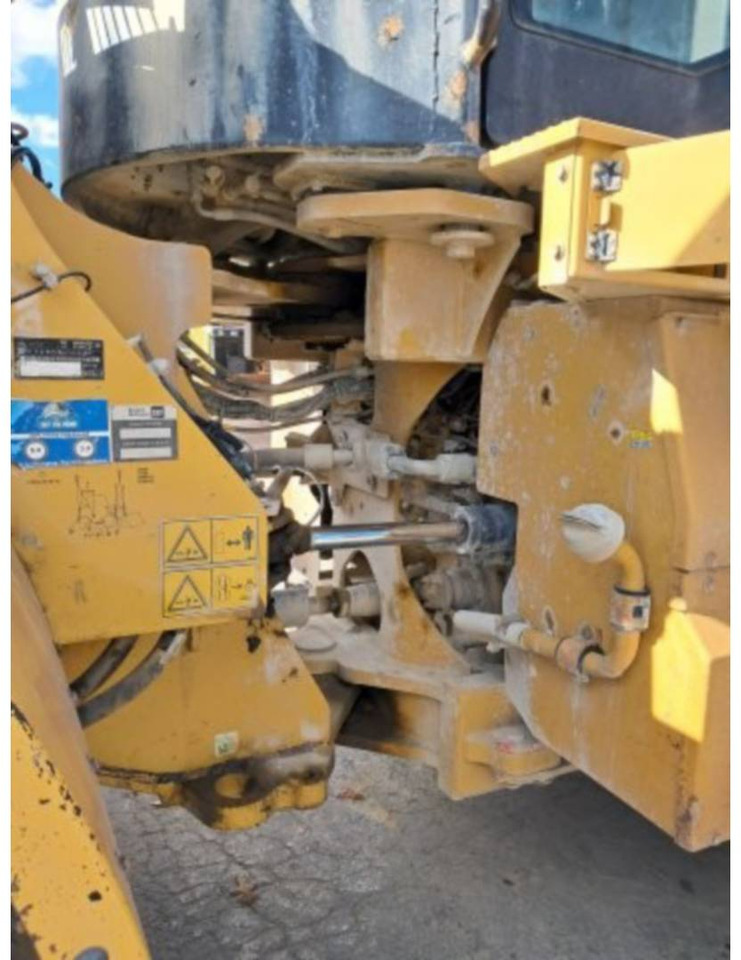 Chargeuse sur pneus CAT 972M