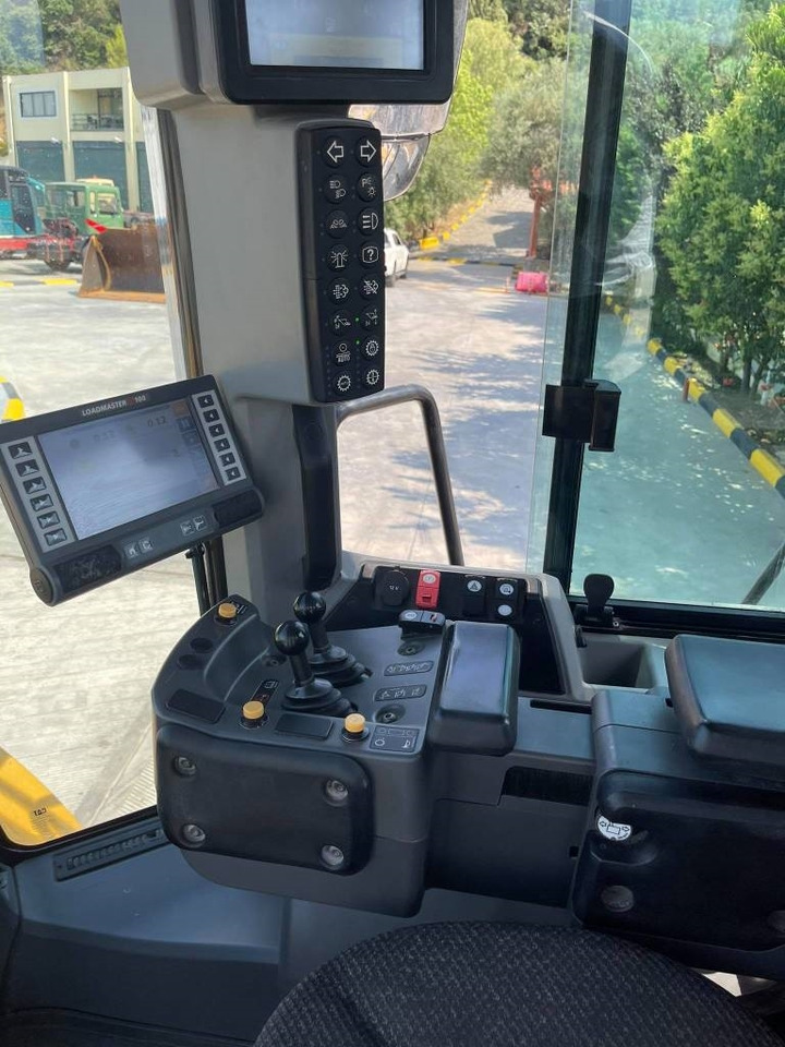 Chargeuse sur pneus CAT 972M II