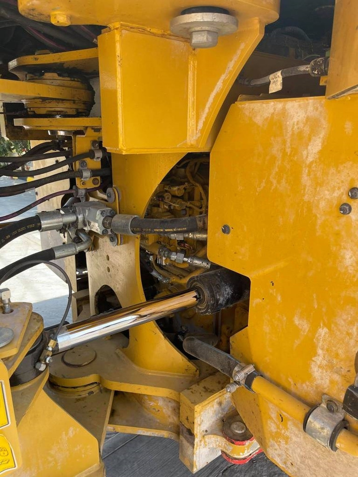 Chargeuse sur pneus CAT 972M II