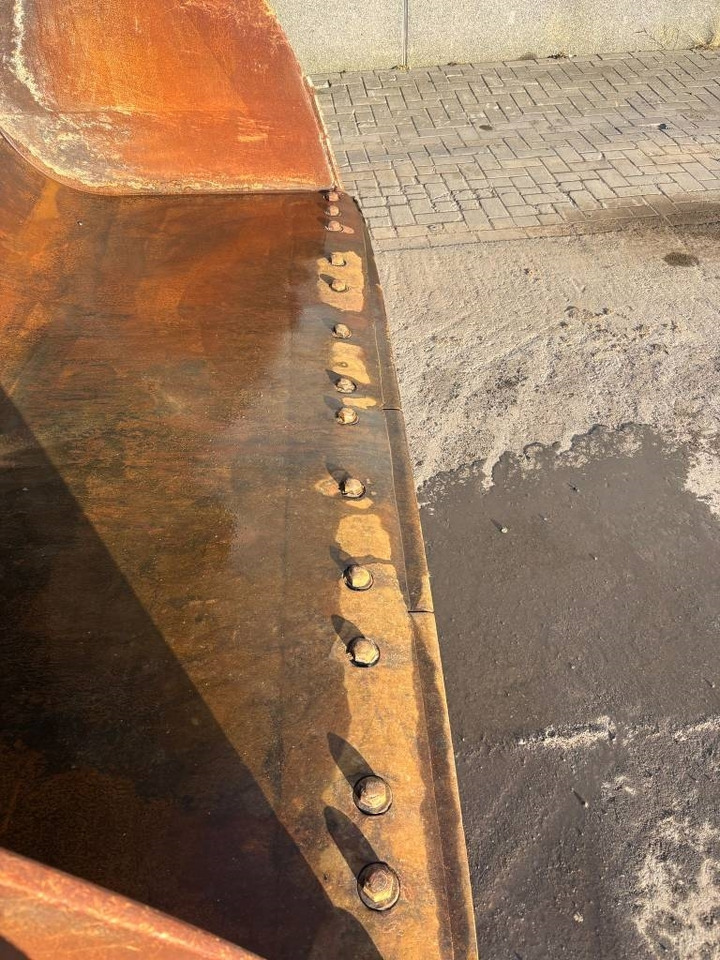 Chargeuse sur pneus CAT 972 K