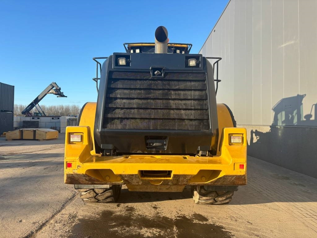 Chargeuse sur pneus CAT 972 K