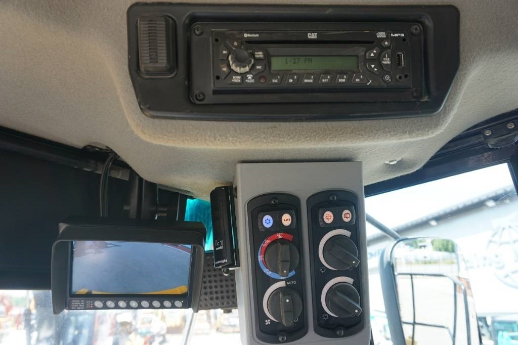 Chargeuse sur pneus CAT 972 K