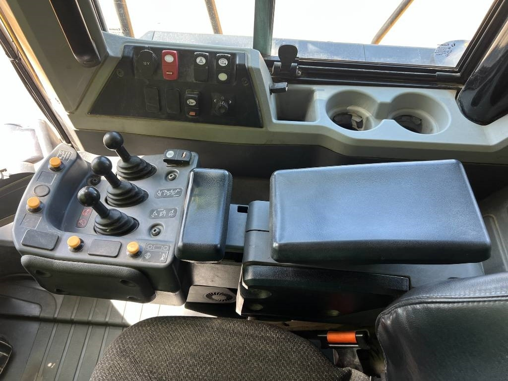 Chargeuse sur pneus CAT 972 M