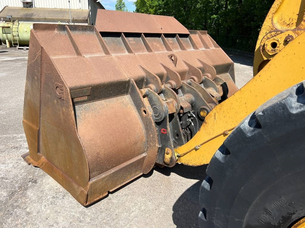 Chargeuse sur pneus CAT 972 M