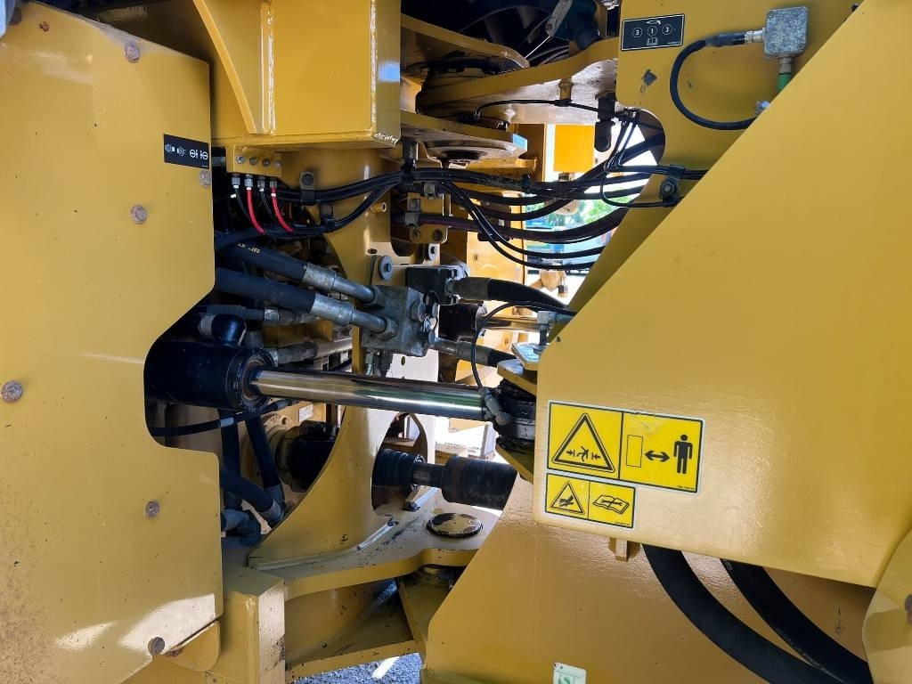 Chargeuse sur pneus CAT 972 M