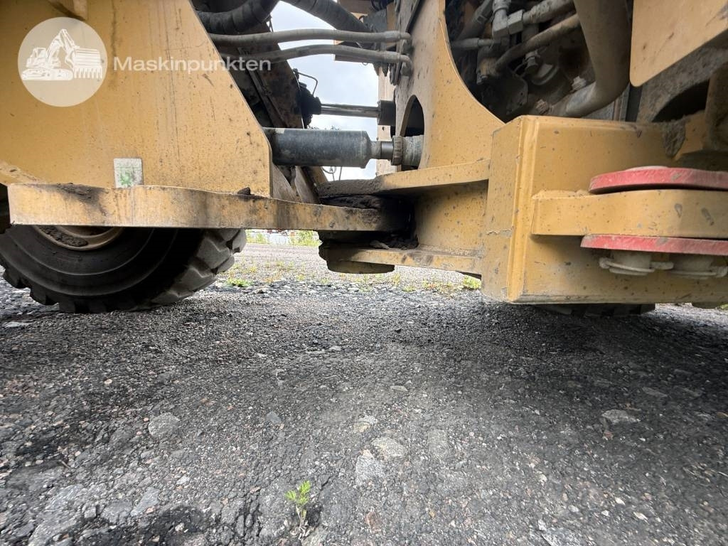 Chargeuse sur pneus CAT 972 M