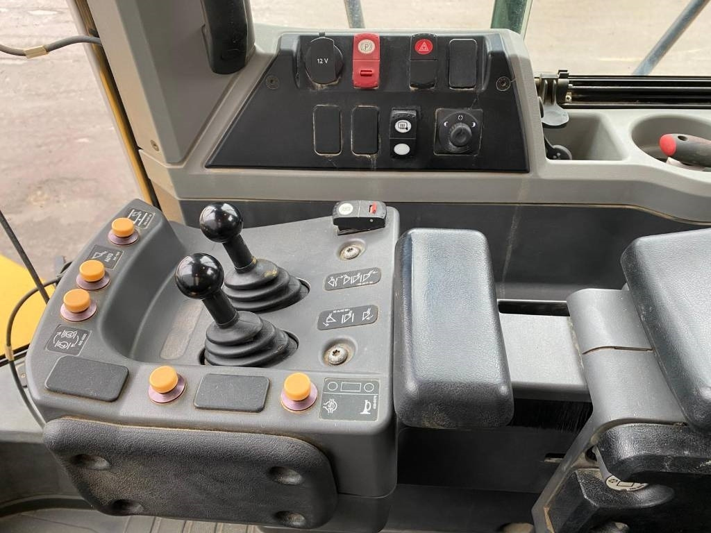 Chargeuse sur pneus CAT 972 M XE