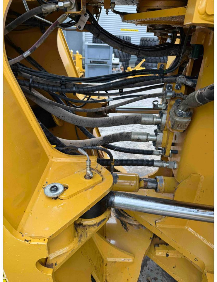 Chargeuse sur pneus CAT 980