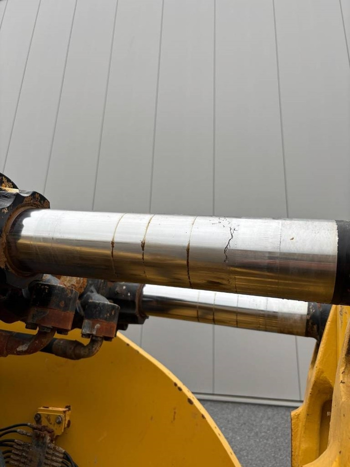 Chargeuse sur pneus CAT 980