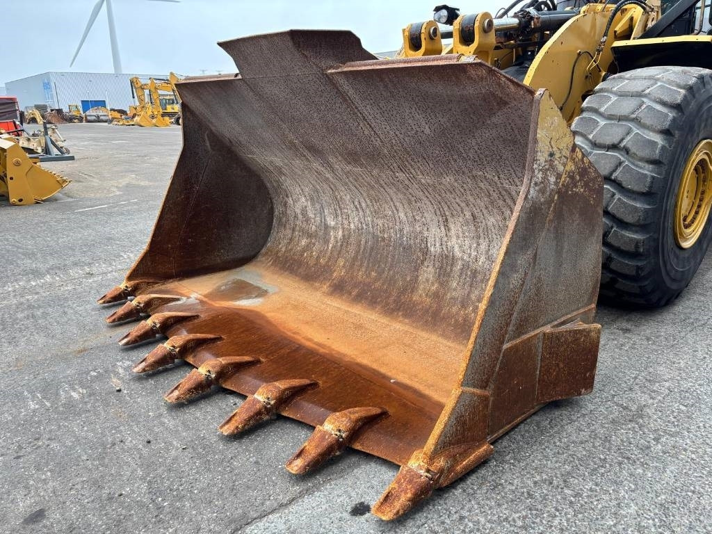 Chargeuse sur pneus CAT 980