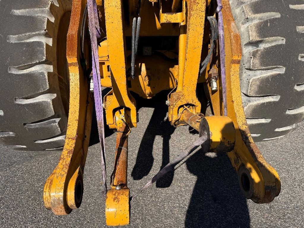 Chargeuse sur pneus CAT 980