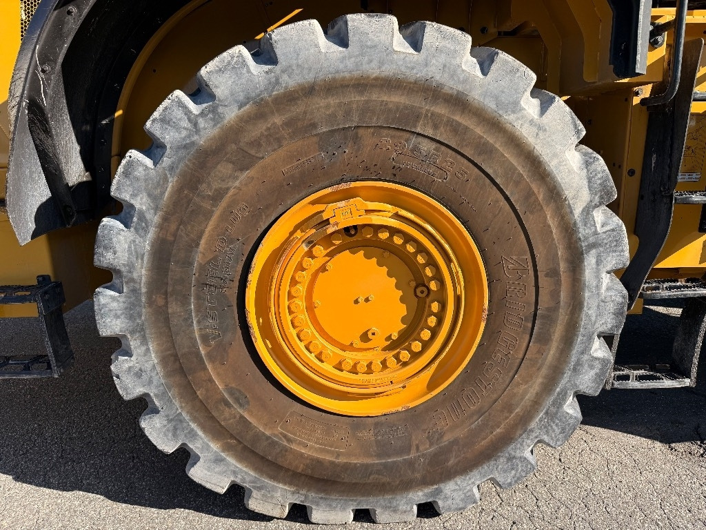 Chargeuse sur pneus CAT 980