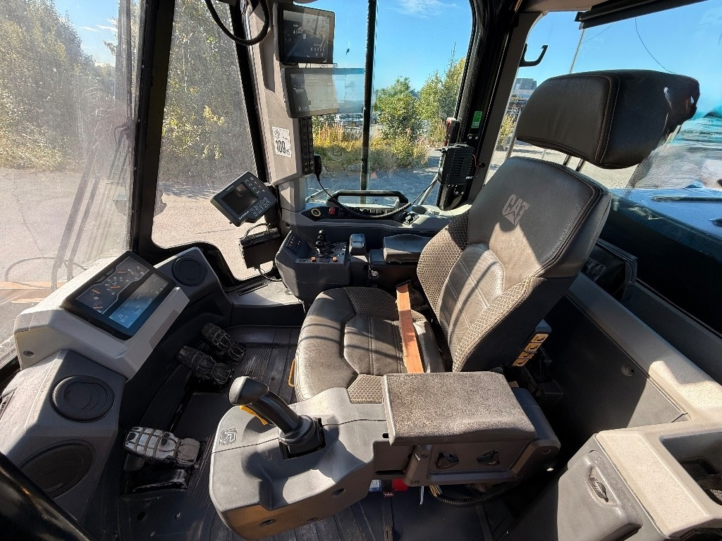 Chargeuse sur pneus CAT 980