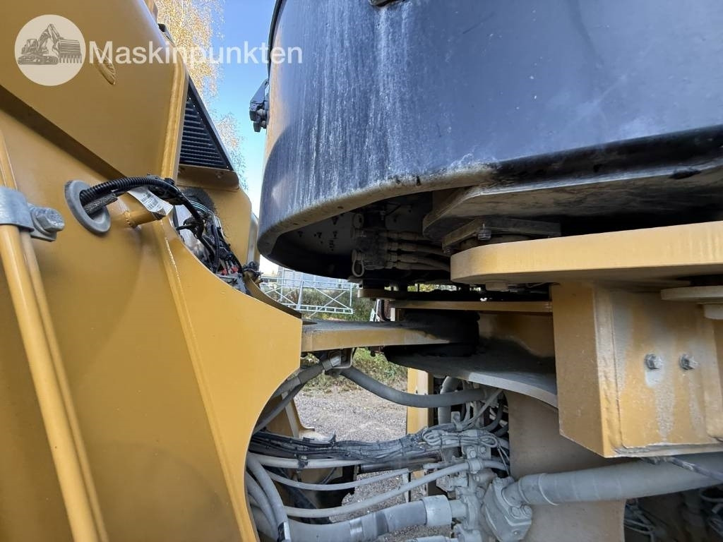 Chargeuse sur pneus CAT 980