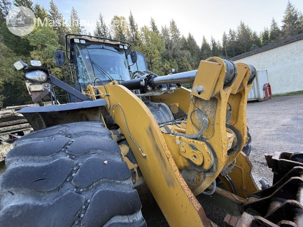 Chargeuse sur pneus CAT 980