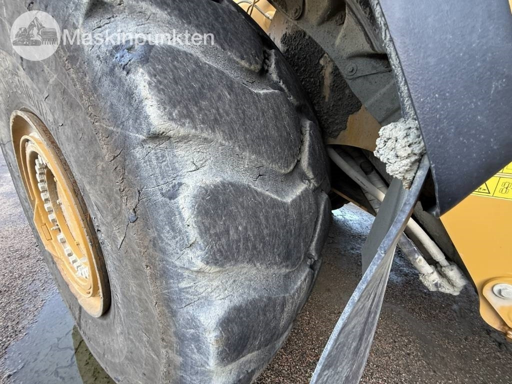 Chargeuse sur pneus CAT 980