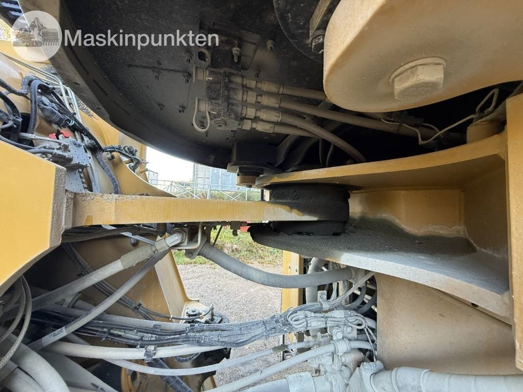 Chargeuse sur pneus CAT 980