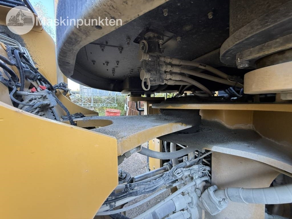 Chargeuse sur pneus CAT 980