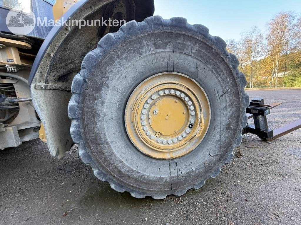 Chargeuse sur pneus CAT 980