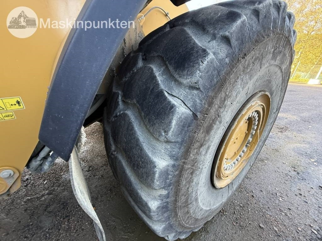 Chargeuse sur pneus CAT 980