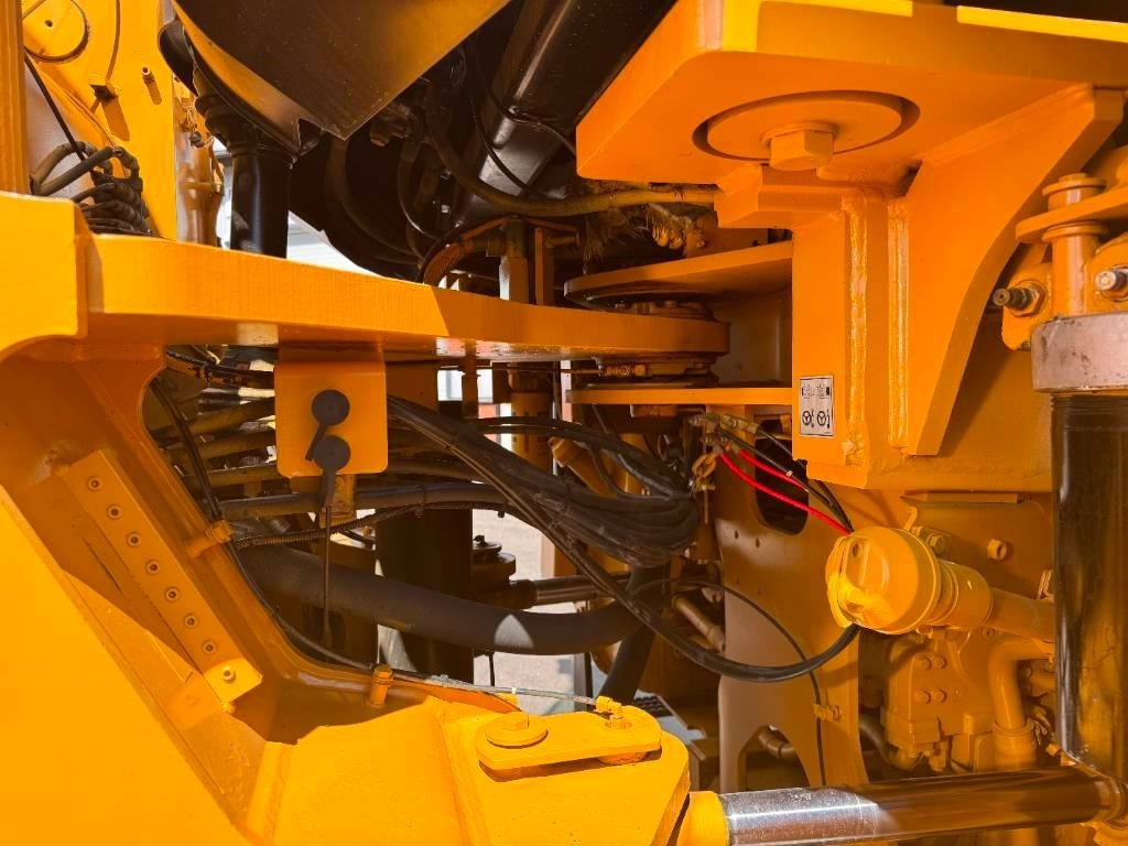 Chargeuse sur pneus CAT 980H