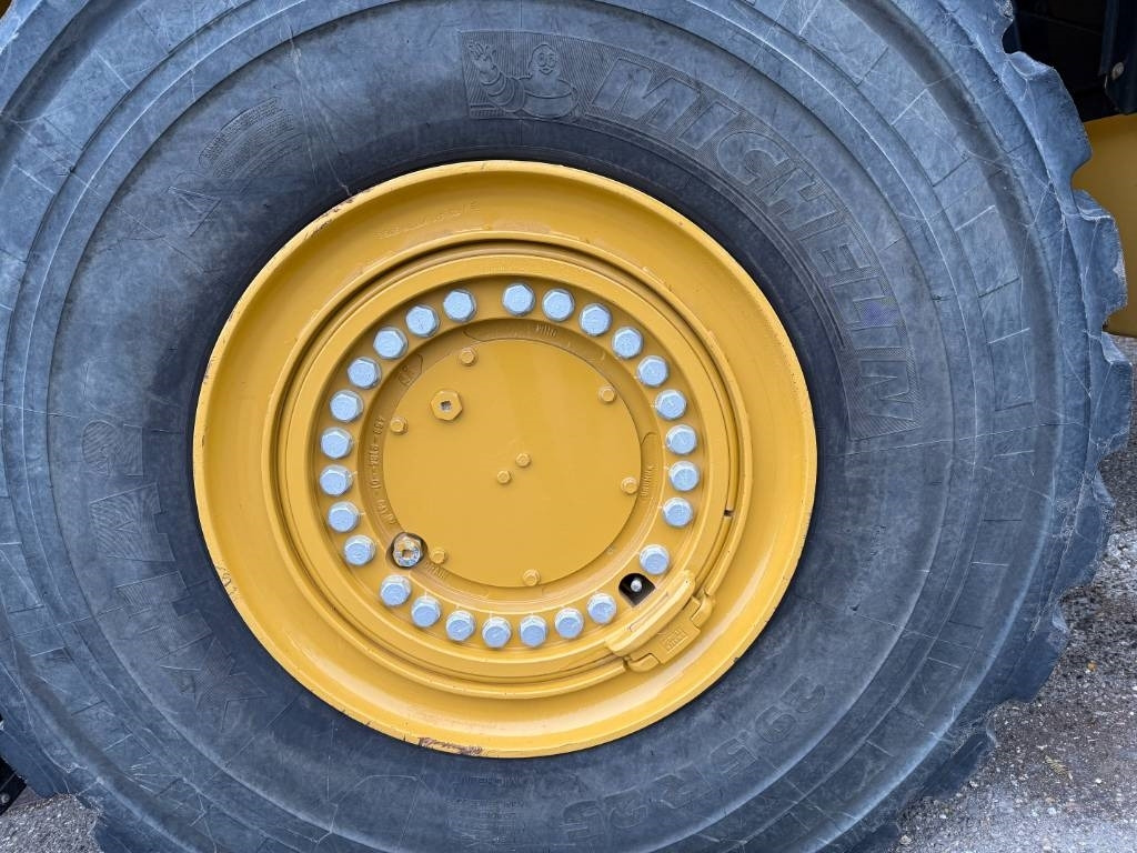 Chargeuse sur pneus CAT 980M