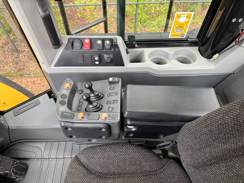 Chargeuse sur pneus CAT 980M