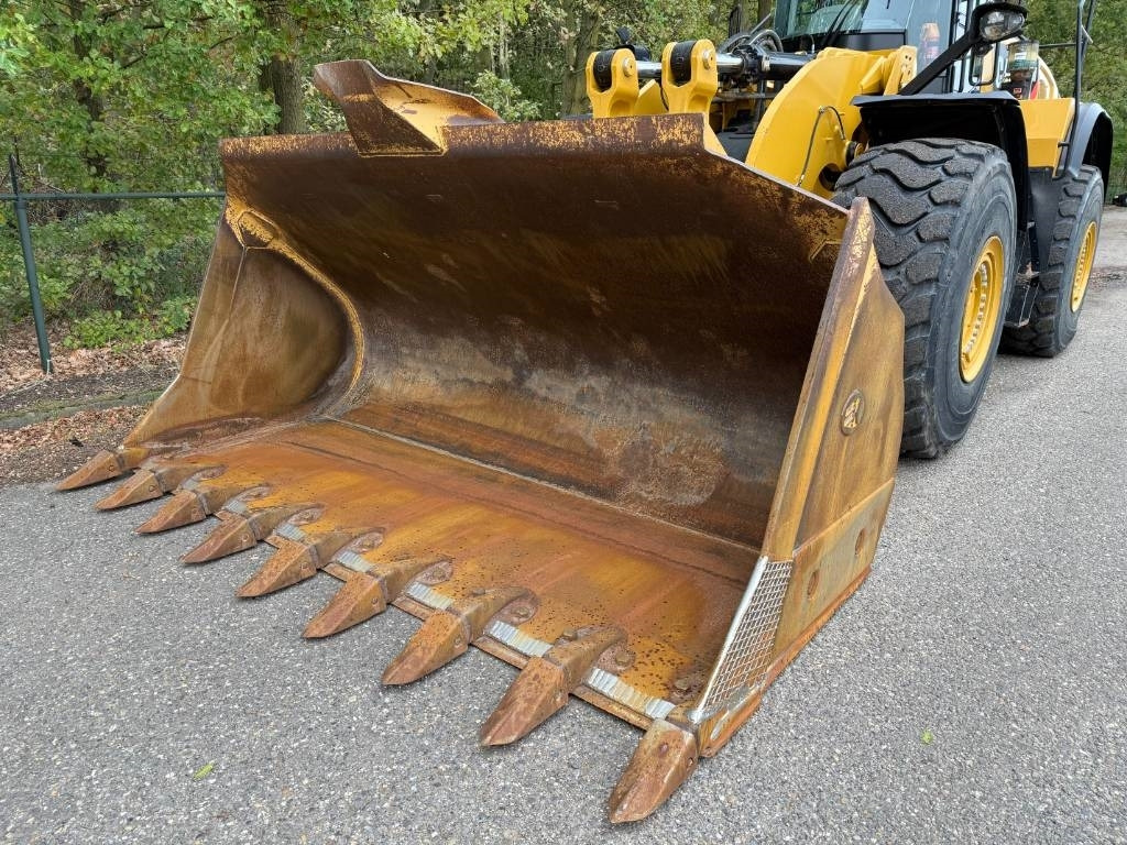 Chargeuse sur pneus CAT 980M