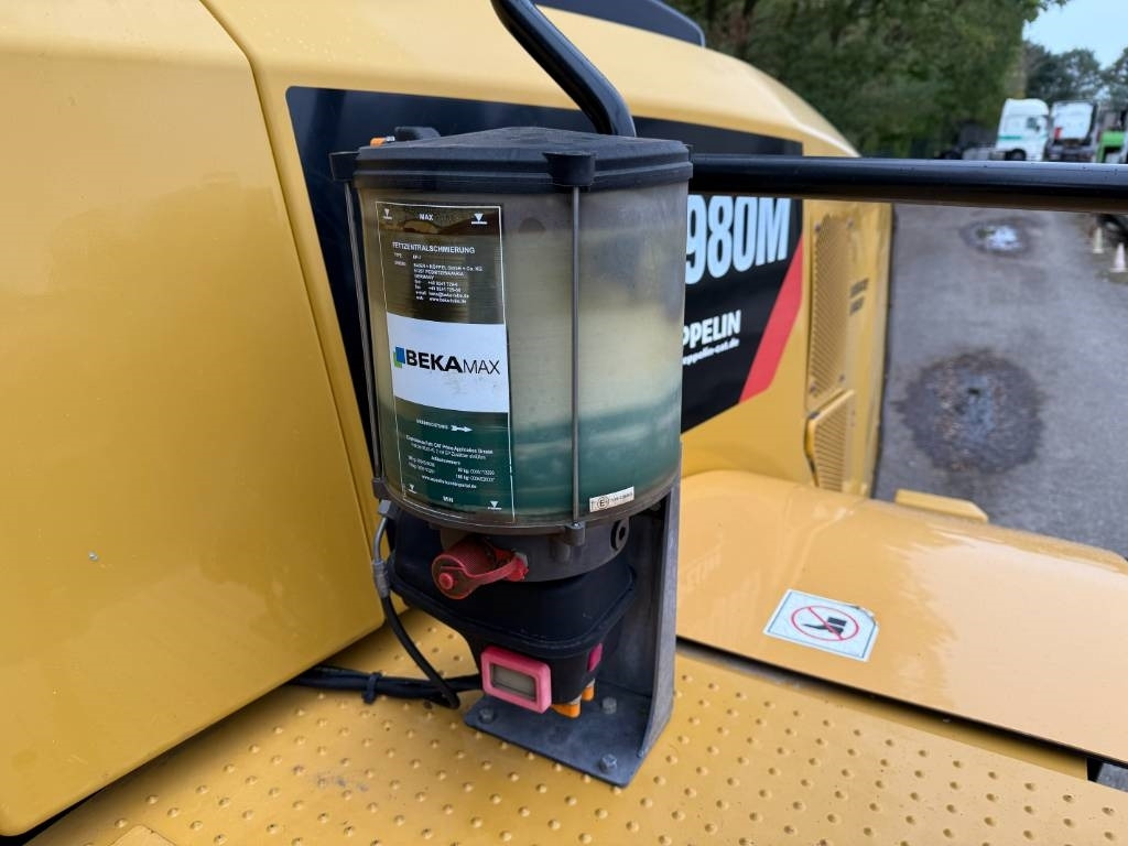 Chargeuse sur pneus CAT 980M