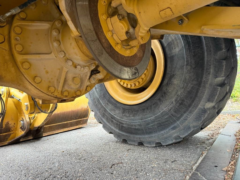 Chargeuse sur pneus CAT 980M