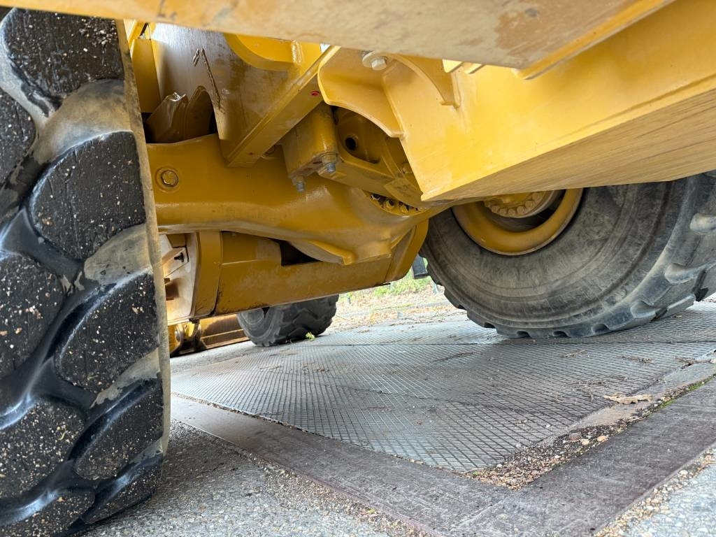 Chargeuse sur pneus CAT 980M