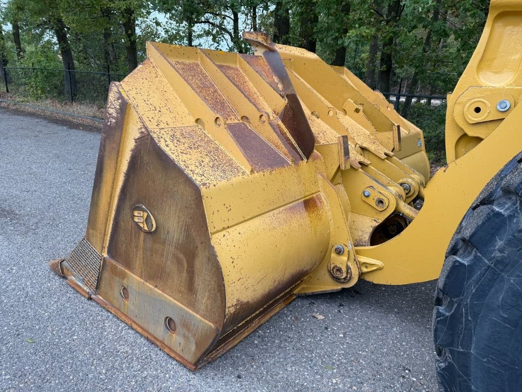 Chargeuse sur pneus CAT 980M