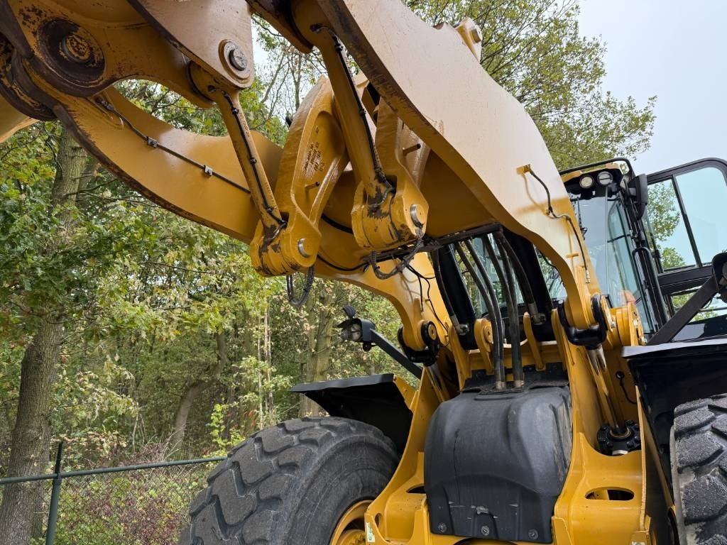 Chargeuse sur pneus CAT 980M