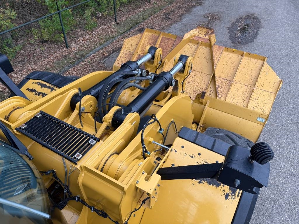 Chargeuse sur pneus CAT 980M