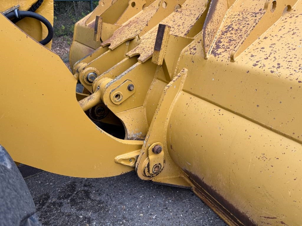 Chargeuse sur pneus CAT 980M