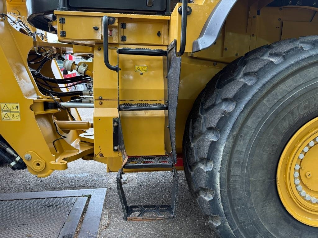 Chargeuse sur pneus CAT 980M