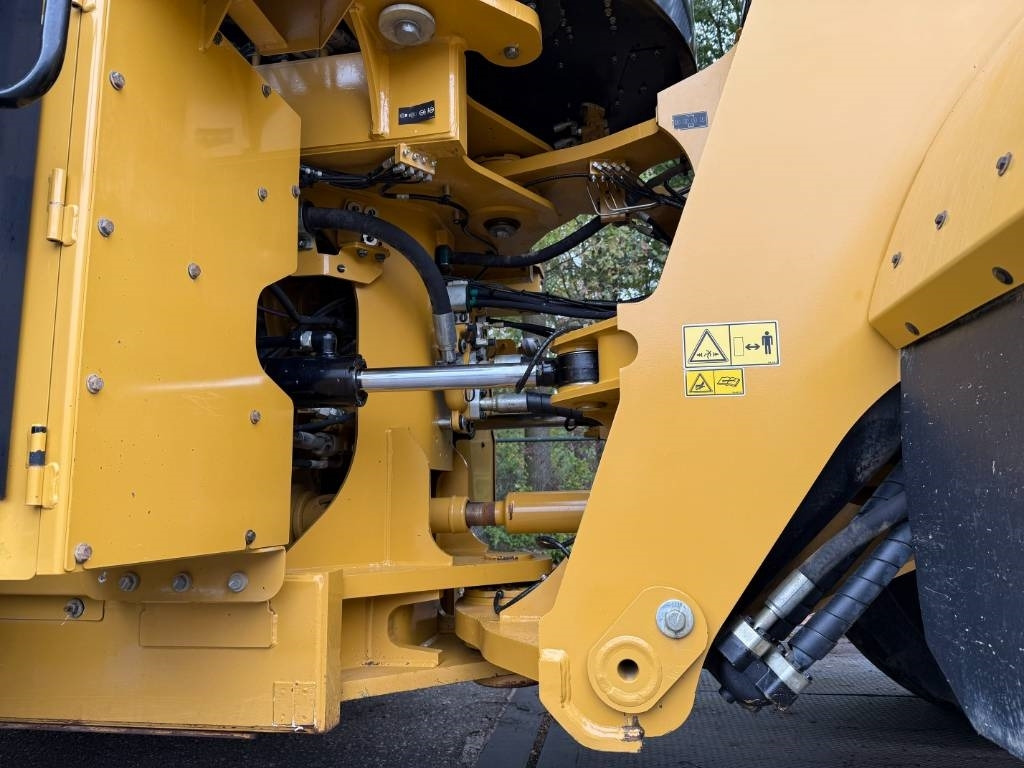 Chargeuse sur pneus CAT 980M