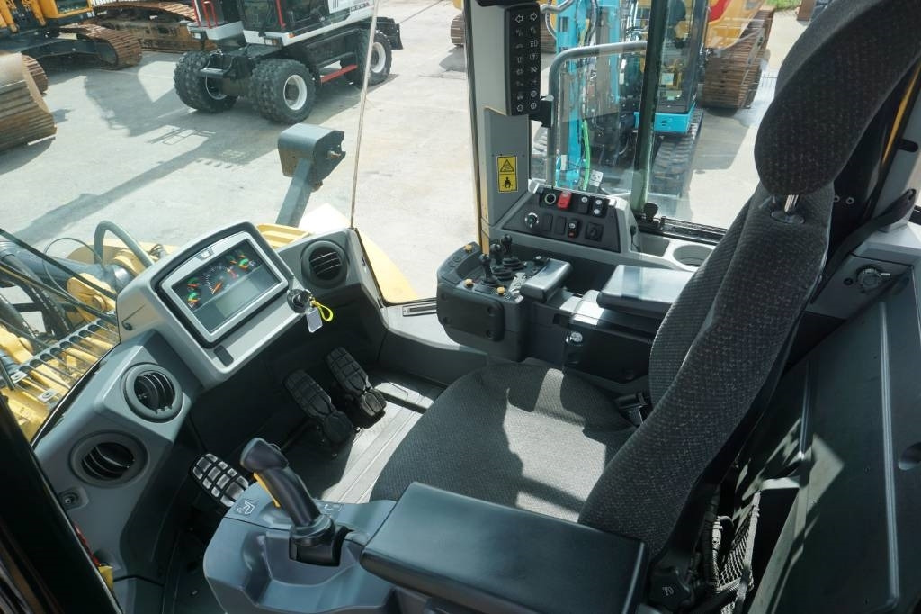 Chargeuse sur pneus CAT 980M