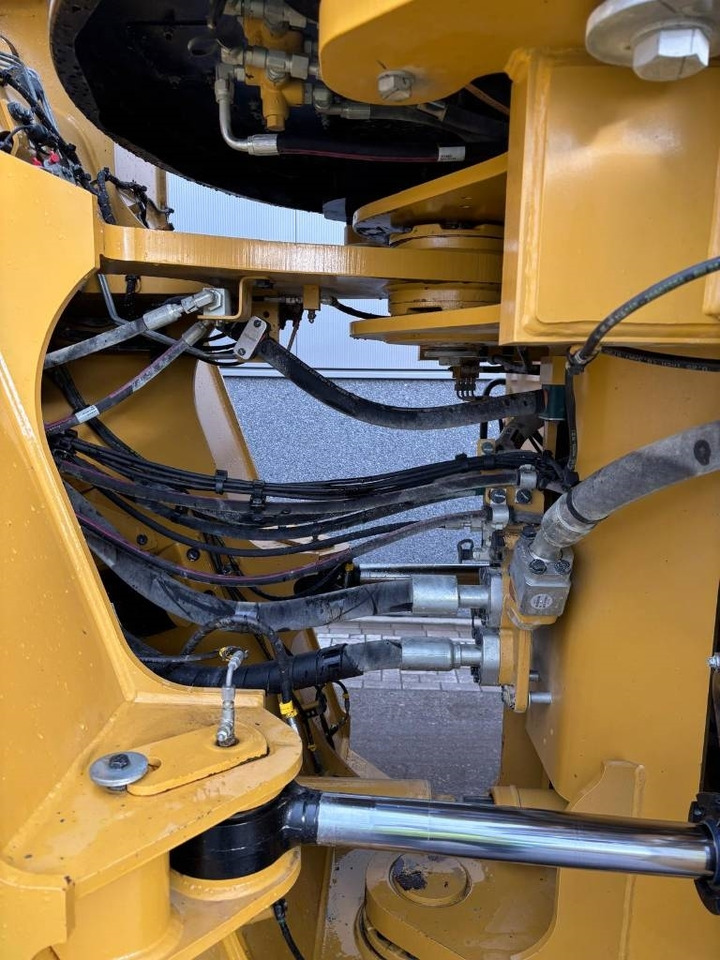 Chargeuse sur pneus CAT 980 M