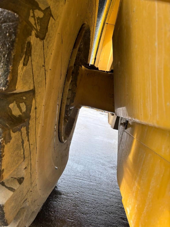 Chargeuse sur pneus CAT 980 M