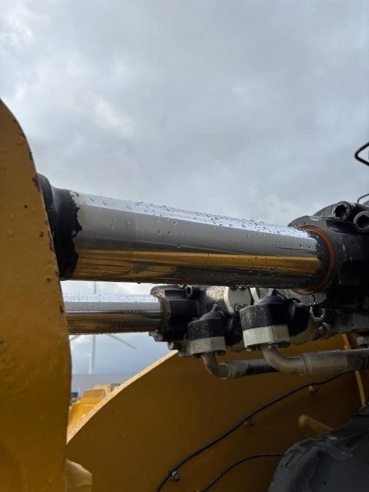 Chargeuse sur pneus CAT 980 M